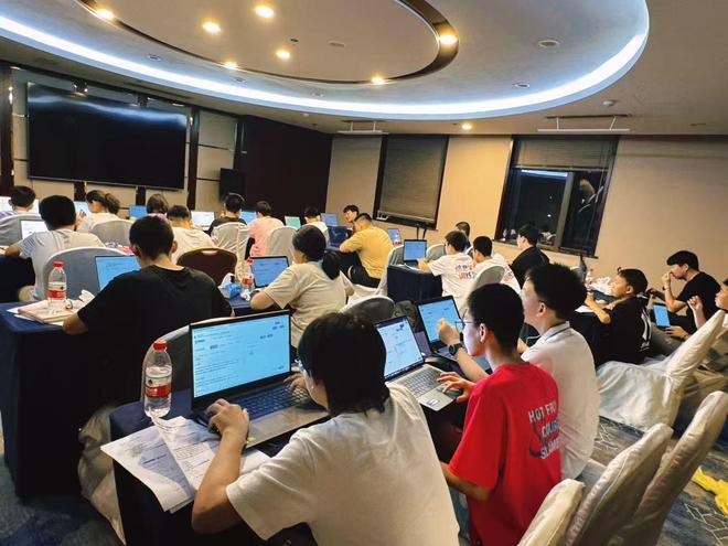 沈阳石榴树教育 专注科技特长生培养，以专业编程课程点亮未来